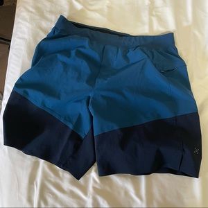 Mens large lined Lululemon shorts blue dual tone